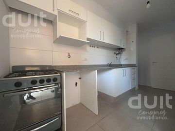 Vendo departamento de 3 dormitorios en complejo con pileta.
