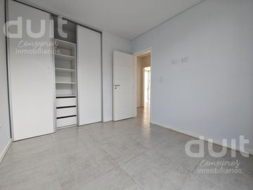 Vendo departamento de 3 dormitorios en complejo con pileta.