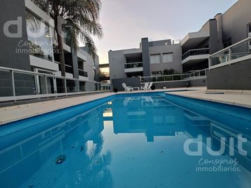 Vendo departamento de 3 dormitorios en complejo con pileta.