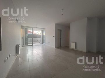 Vendo departamento de 3 dormitorios en complejo con pileta.