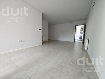 Vendo departamento de 3 dormitorios en complejo con pileta.