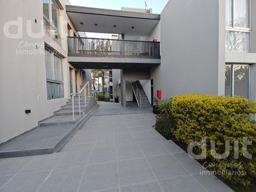 Vendo departamento de 3 dormitorios en complejo con pileta.