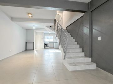 PH Triplex 4 Ambientes 140m2 con 2 cocheras en Florida Mitre/Este
