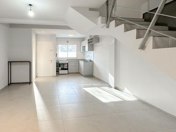 PH Triplex 4 Ambientes 140m2 con 2 cocheras en Florida Mitre/Este