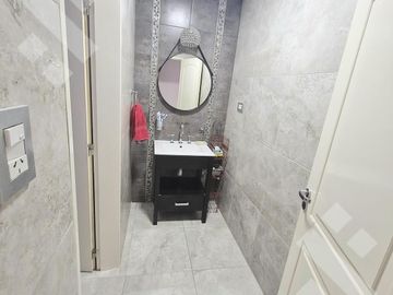 VENTA CASA DE 4 DORMITORIOS CON PILETA CLIMATIZADA EN VILLA REGINA