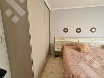 VENTA CASA DE 4 DORMITORIOS CON PILETA CLIMATIZADA EN VILLA REGINA