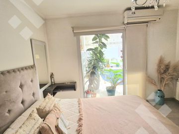 VENTA CASA DE 4 DORMITORIOS CON PILETA CLIMATIZADA EN VILLA REGINA