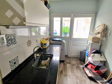 VENTA CASA DE 4 DORMITORIOS CON PILETA CLIMATIZADA EN VILLA REGINA