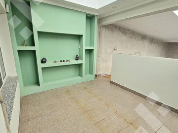 VENTA CASA DE 4 DORMITORIOS CON PILETA CLIMATIZADA EN VILLA REGINA