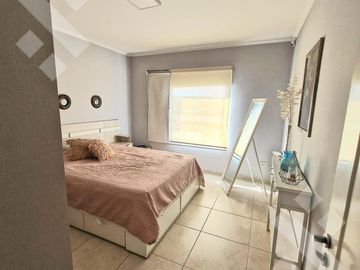 VENTA CASA DE 4 DORMITORIOS CON PILETA CLIMATIZADA EN VILLA REGINA