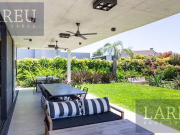 Casa en  venta en Ayres Plaza