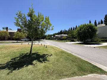 VENDE CASA EN BARRIO PRIVADO LOS OLIVOS