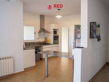 VENDE CASA EN BARRIO PRIVADO LOS OLIVOS