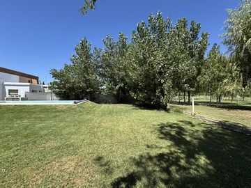VENDE CASA EN BARRIO PRIVADO LOS OLIVOS