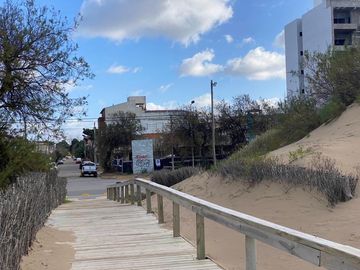 VENTA - DEPARTAMENTO 2 AMBIENTES MAR DE AJO -  FRENTE AL MAR JANO III
