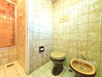 Venta departamento 4 dormitorios con cochera y amenities