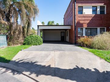 venta casa San Marino Funes Hills 2 lotes
