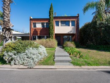 venta casa San Marino Funes Hills 2 lotes