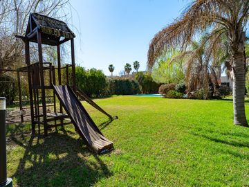venta casa San Marino Funes Hills 2 lotes