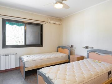 venta casa San Marino Funes Hills 2 lotes