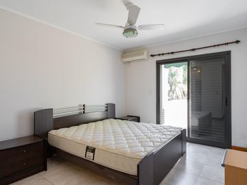venta casa San Marino Funes Hills 2 lotes