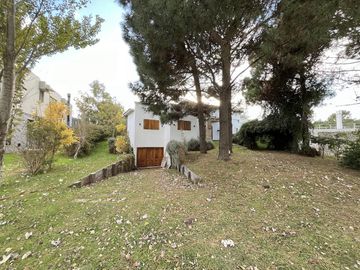 Casa en Venta - Barrio Golf II Lote 429 de Costa Esmeralda - Super oportunidad - Fondo al Golf
