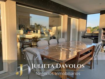 Casa en Venta 5 ambientes  Puertos del lago  Barrio Araucarias