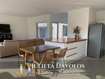 Casa en Venta 5 ambientes  Puertos del lago  Barrio Araucarias