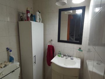 Duplex 4 amb. con cochera y patio