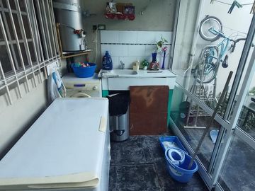 Duplex 4 amb. con cochera y patio