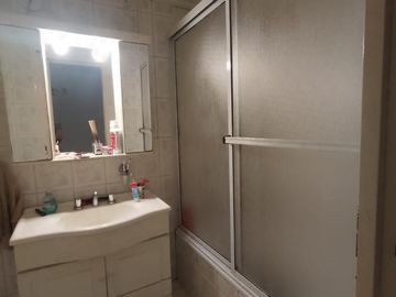 Duplex 4 amb. con cochera y patio