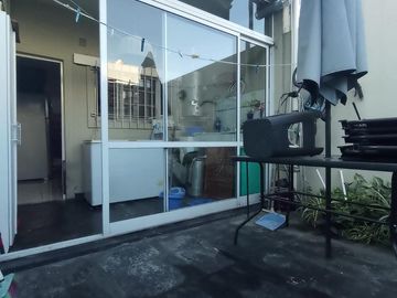 Duplex 4 amb. con cochera y patio