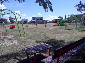 Puertos del Lago - Casa en venta Barrio Vistas