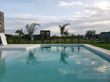Puertos del Lago - Casa en venta Barrio Vistas