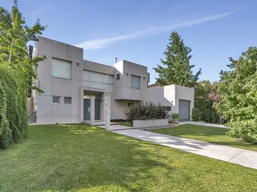 Casa en venta en La Peregrina