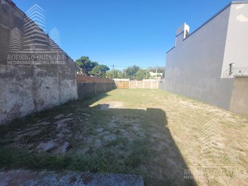 Un mono-ambiente en un amplio terreno de 325mts²