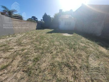 Un mono-ambiente en un amplio terreno de 325mts²