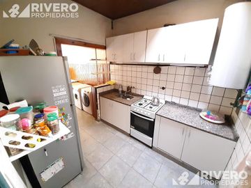 CASA EN VENTA MORON SUR - 3 AMBIENTES - TOMA PERMUTA   DIFERENCIA EFECTIVO