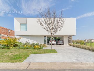 Casa en VENTA  Barrio Puertos de Escobar - Muelles - MAROTO PROPIEDADES