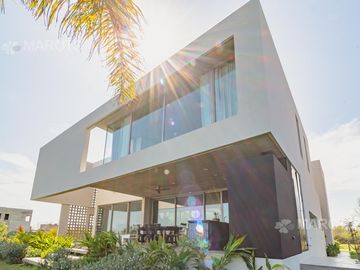 Casa en VENTA  Barrio Puertos de Escobar - Muelles - MAROTO PROPIEDADES
