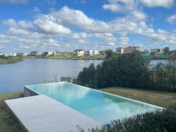 Casa en VENTA  Barrio Puertos de Escobar - Muelles - MAROTO PROPIEDADES