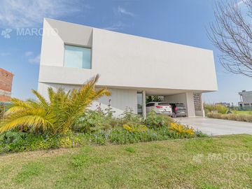 Casa en VENTA  Barrio Puertos de Escobar - Muelles - MAROTO PROPIEDADES