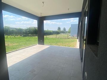 Casa en venta 4 ambientes en Barrio Privado Los Talas