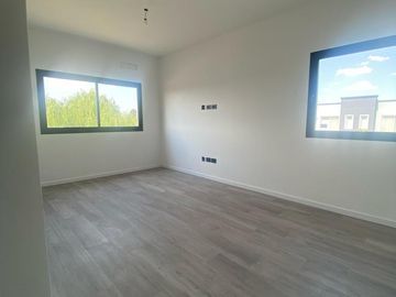 Casa en venta 4 ambientes en Barrio Privado Los Talas