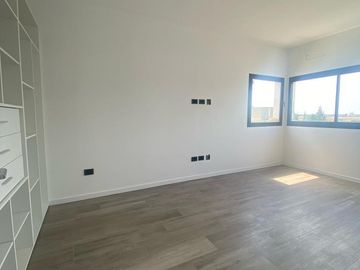 Casa en venta 4 ambientes en Barrio Privado Los Talas