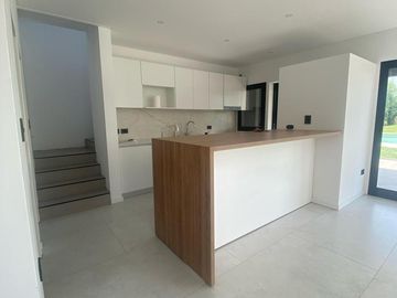 Casa en venta 4 ambientes en Barrio Privado Los Talas