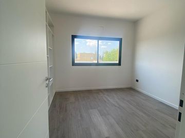 Casa en venta 4 ambientes en Barrio Privado Los Talas