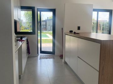 Casa en venta 4 ambientes en Barrio Privado Los Talas