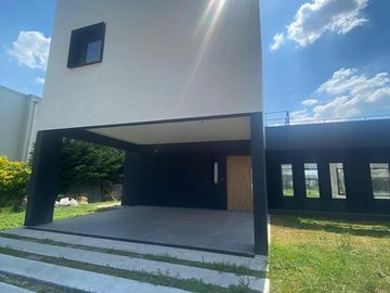 Casa en venta 4 ambientes en Barrio Privado Los Talas