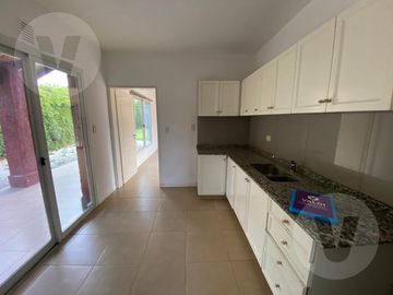 Casa en venta con renta - Barrio Brickland, Canning
